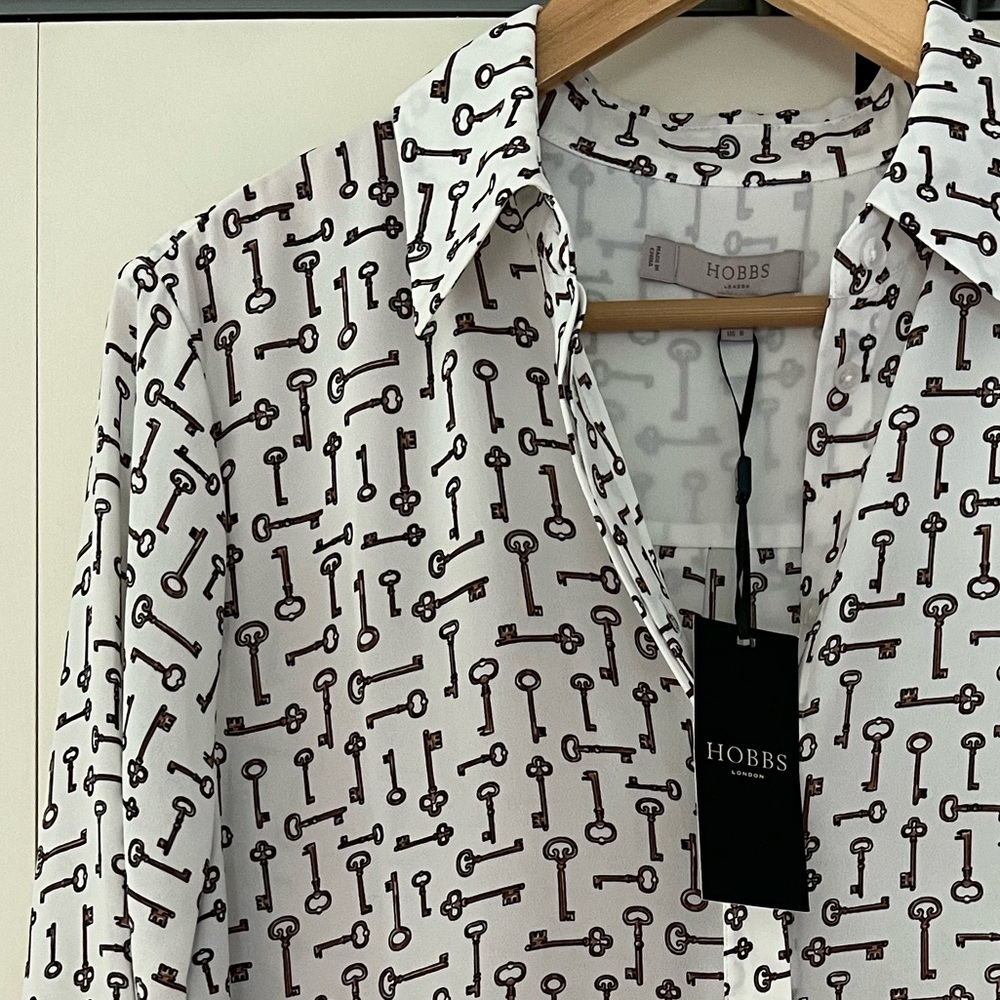 NWT Hobbs London Angelina blouse US 6 Key novelty print office school work